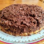 Gâteau à la noisette renversé aux pommes (vegan)